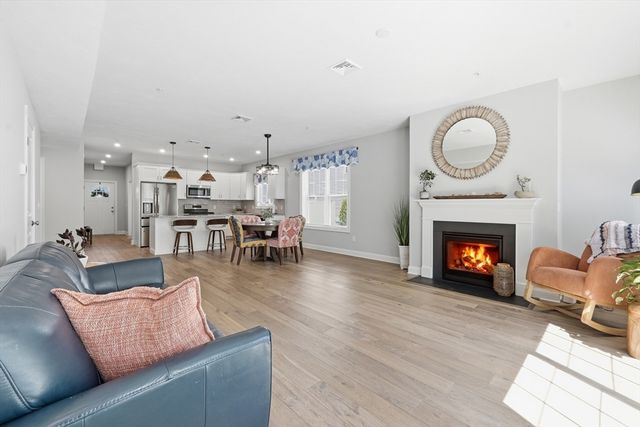 705 Southwood Lane 705, Clinton, MA 01510