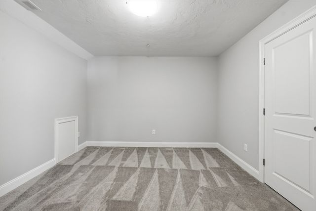 705 Southwood Lane 705, Clinton, MA 01510