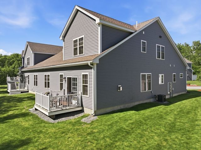 705 Southwood Lane 705, Clinton, MA 01510