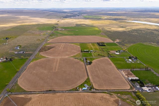 10701 12 Road NE, Moses Lake, WA 98837