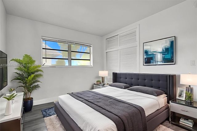 7610 SW 82nd St J207, Miami, FL 33143