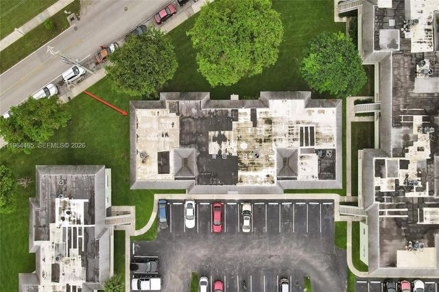 7610 SW 82nd St J207, Miami, FL 33143