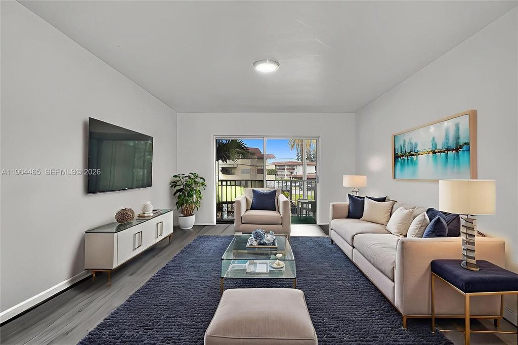 7610 SW 82nd St J207, Miami, FL 33143