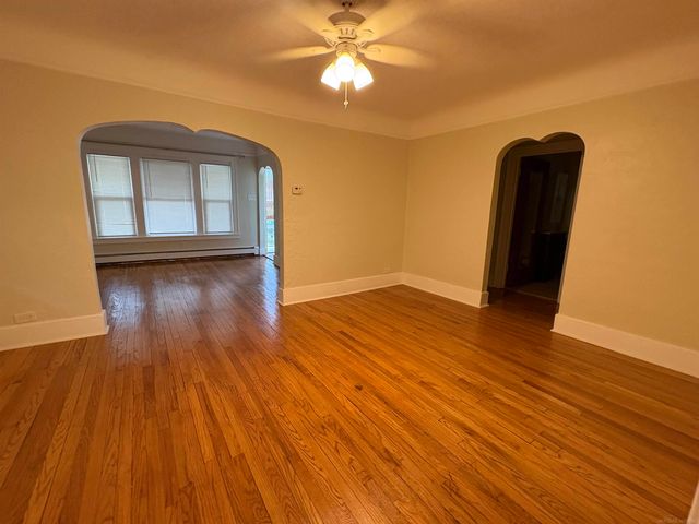 29044 Hillview Street, Roseville, MI 48066