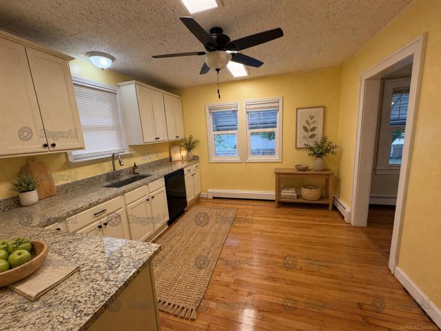 29044 Hillview Street, Roseville, MI 48066