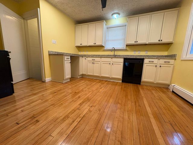 29044 Hillview Street, Roseville, MI 48066