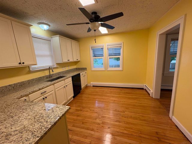 29044 Hillview Street, Roseville, MI 48066