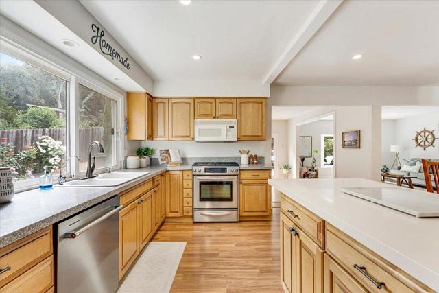 9465 Valley Oak Way, Prunedale, CA 93907