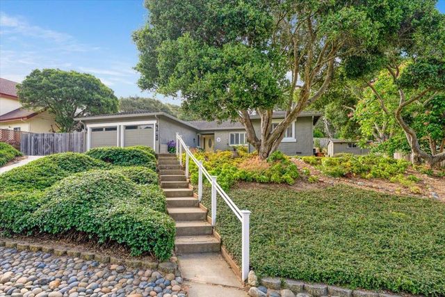 9465 Valley Oak Way, Prunedale, CA 93907