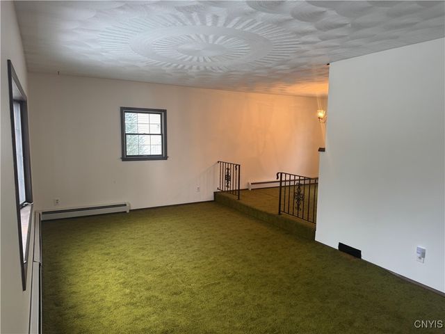 6086 Cavanuaugh Road East, Marcy, NY 13403