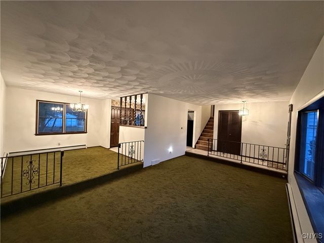 6086 Cavanuaugh Road East, Marcy, NY 13403