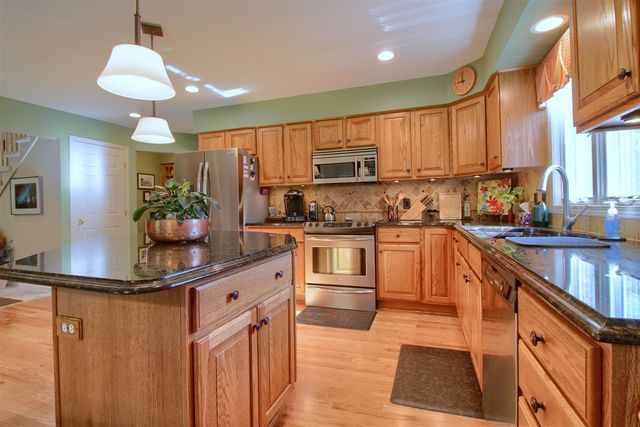 1421 W Greenfield Court, Ann Arbor, MI 48108
