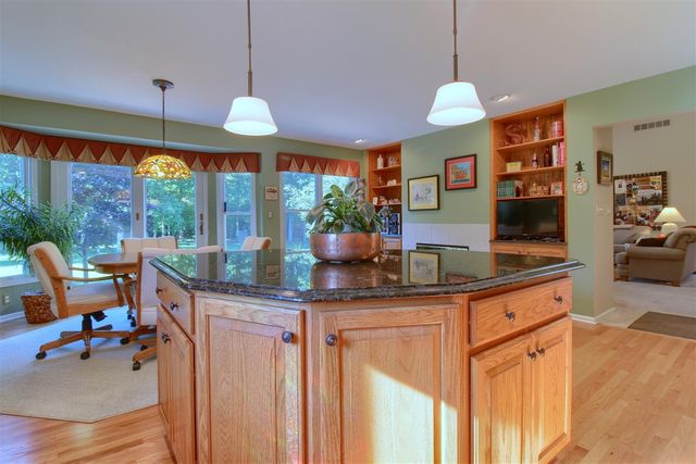 1421 W Greenfield Court, Ann Arbor, MI 48108