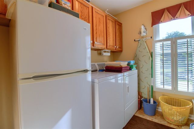 1421 W Greenfield Court, Ann Arbor, MI 48108
