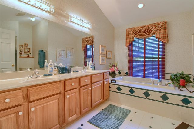 1421 W Greenfield Court, Ann Arbor, MI 48108