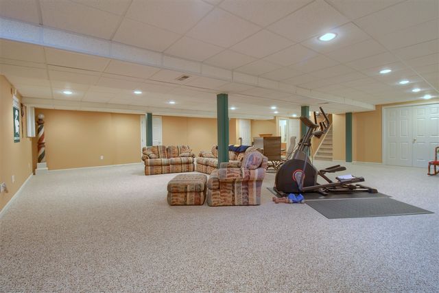 1421 W Greenfield Court, Ann Arbor, MI 48108