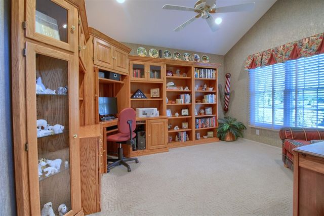 1421 W Greenfield Court, Ann Arbor, MI 48108