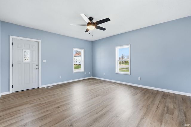 906 S Cedar Street, Auburn, IN 46706