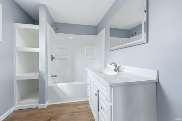 906 S Cedar Street, Auburn, IN 46706