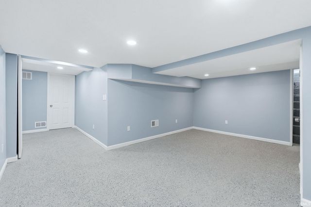 906 S Cedar Street, Auburn, IN 46706