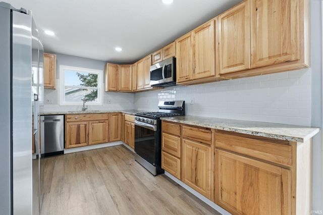 906 S Cedar Street, Auburn, IN 46706