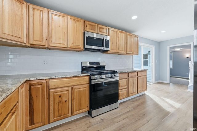 906 S Cedar Street, Auburn, IN 46706