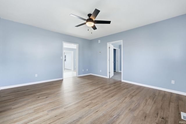 906 S Cedar Street, Auburn, IN 46706