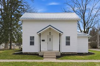 906 S Cedar Street, Auburn, IN 46706