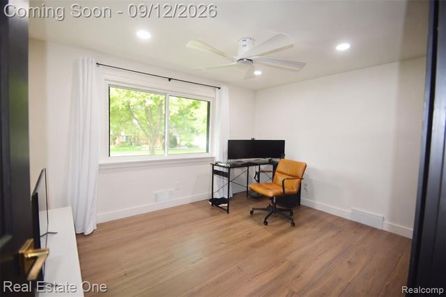 2911 Aldgate Drive, Bloomfield Hills, MI 48304