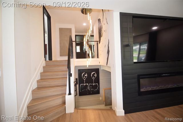 2911 Aldgate Drive, Bloomfield Hills, MI 48304