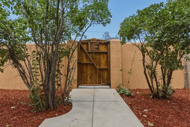 739 Baca Street, Santa Fe, NM 87505
