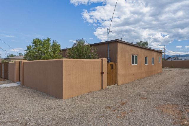 739 Baca Street, Santa Fe, NM 87505