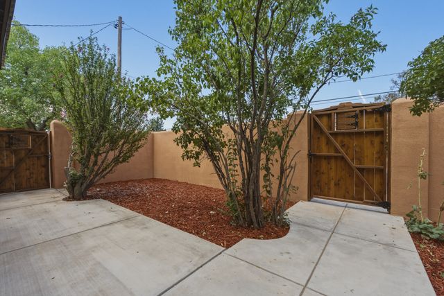 739 Baca Street, Santa Fe, NM 87505
