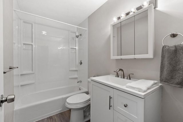 13 Warren Ave B, Chelmsford, MA 01824