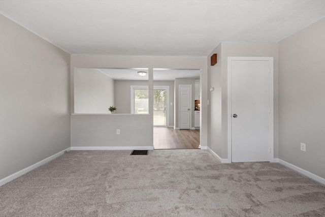 13 Warren Ave B, Chelmsford, MA 01824
