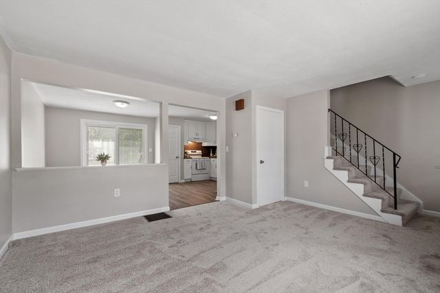 13 Warren Ave B, Chelmsford, MA 01824