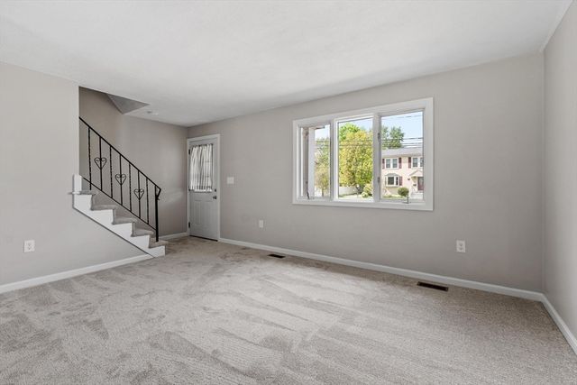 13 Warren Ave B, Chelmsford, MA 01824