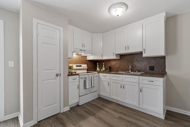 13 Warren Ave B, Chelmsford, MA 01824