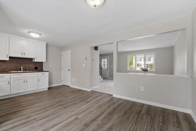 13 Warren Ave B, Chelmsford, MA 01824