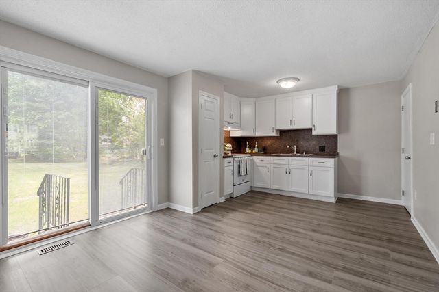 13 Warren Ave B, Chelmsford, MA 01824