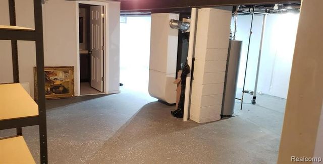 32317 Hazelwood Street, Westland, MI 48186