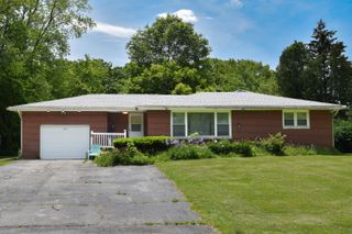 1015 E 58th Place, Merrillville, IN 46410