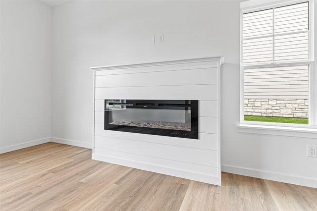 4671 Herbert Hoover Highway C, Iowa City, IA 52240