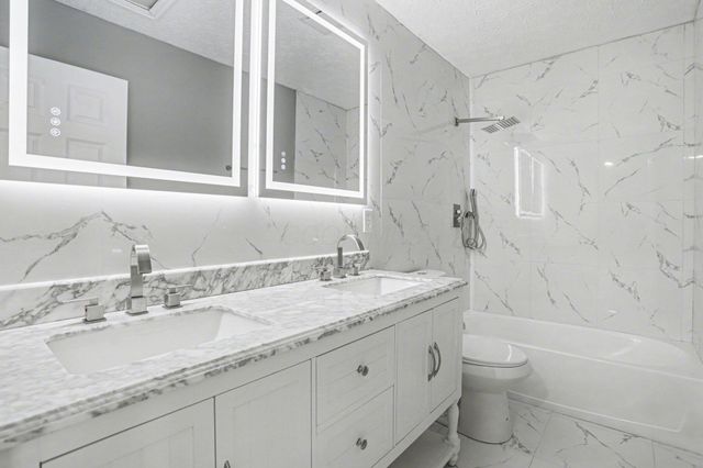 3956 Mead Drive, Powell, OH 43065