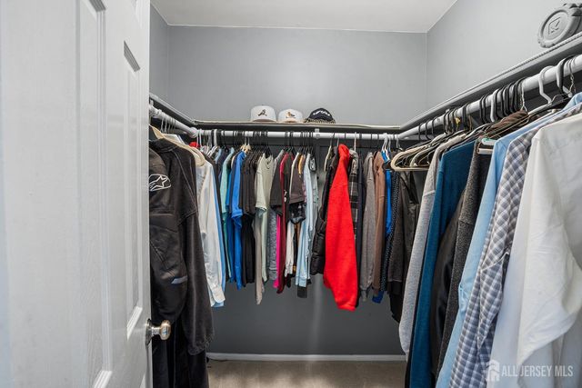 400 Keswick Drive, Piscataway, NJ 08854