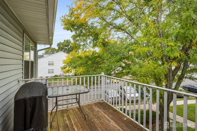 400 Keswick Drive, Piscataway, NJ 08854