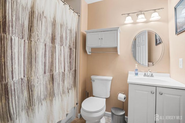 400 Keswick Drive, Piscataway, NJ 08854