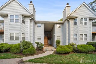 400 Keswick Drive, Piscataway, NJ 08854