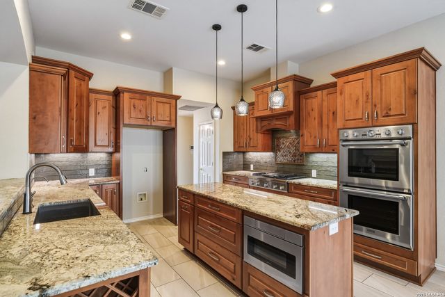 19506 Azure Oak, San Antonio, TX 78258