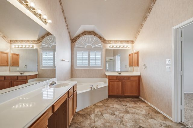 19506 Azure Oak, San Antonio, TX 78258